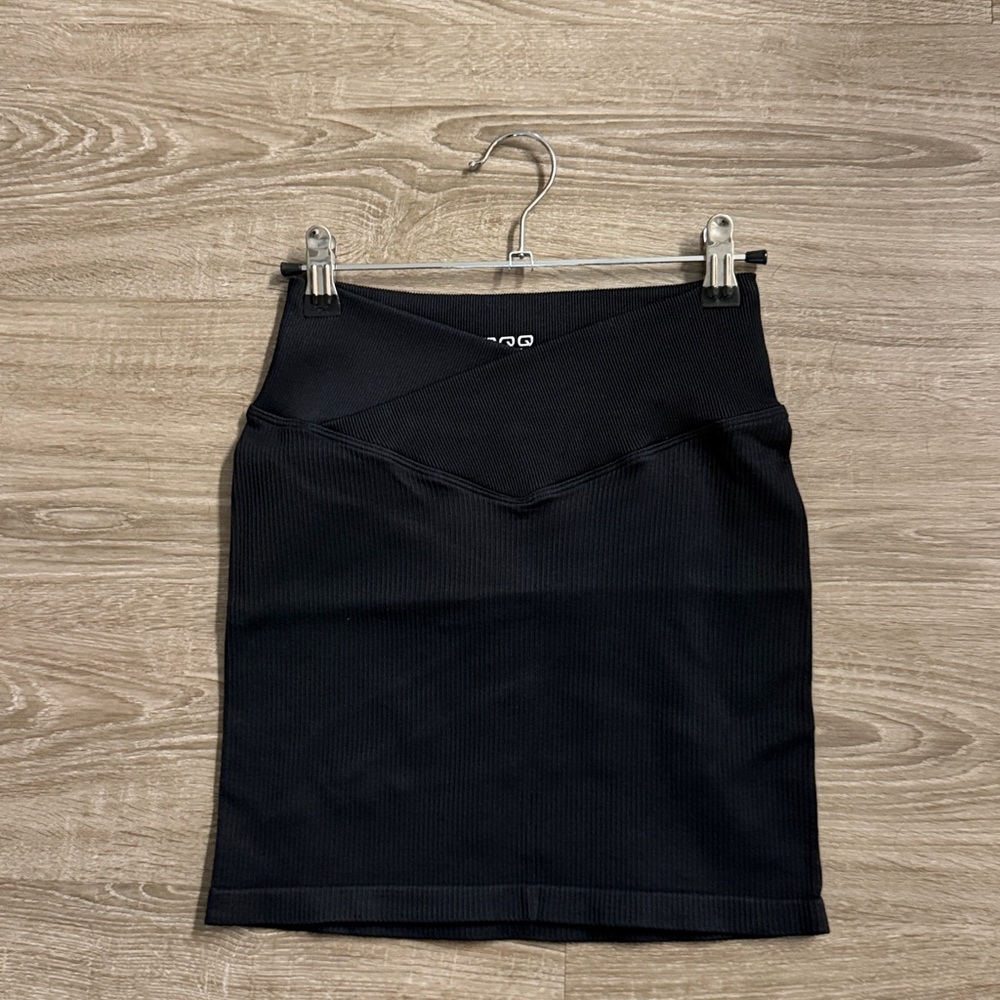 Oqq Black cross over waist Skirt
